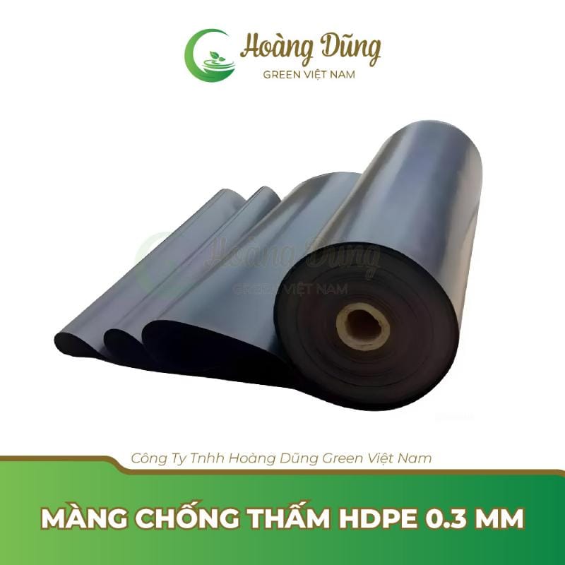 Bạt HDPE 0.3 mm được trải trên bề mặt bãi rác để tạo lớp chống thấm ngăn nước rỉ xuống đất.