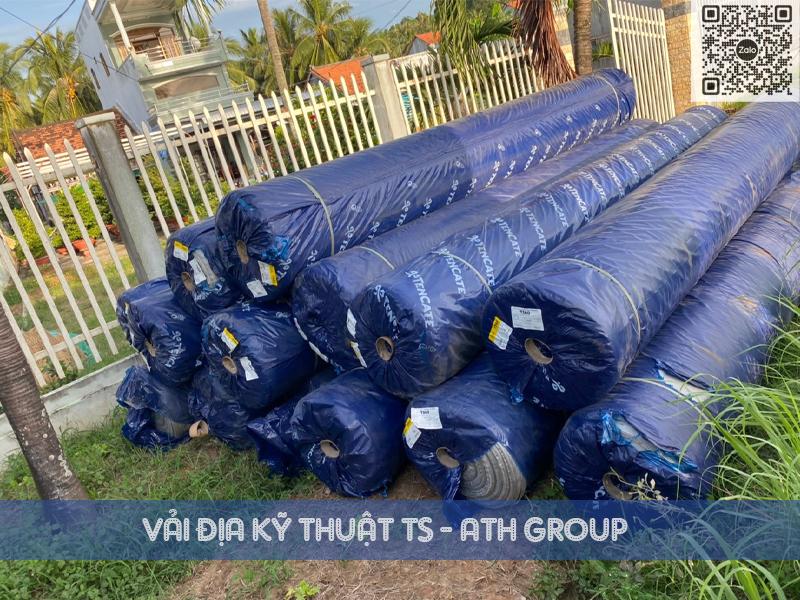 Lớp vải địa kỹ thuật và cát sạch được sử dụng để bảo vệ màng chống thấm HDPE khỏi tác động của xe tải