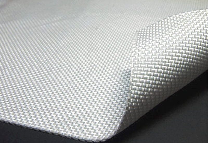 Sơ đồ nguyên lý hoạt động của vải địa kỹ thuật không dệt trong việc phân tán tải trọng và tăng cường khả năng chịu lực của nền đất