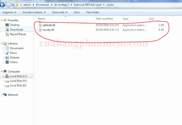 Chọn và sao chép hai tệp tin bản quyền từ thư mục crack để paste vào thư mục cài đặt AutoCAD 2007