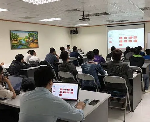 Chuyên gia 4CTECH hướng dẫn đào tạo chuyển giao công nghệ CAD/CAM cho doanh nghiệp, đảm bảo khai thác hiệu quả AutoCAD bản quyền.
