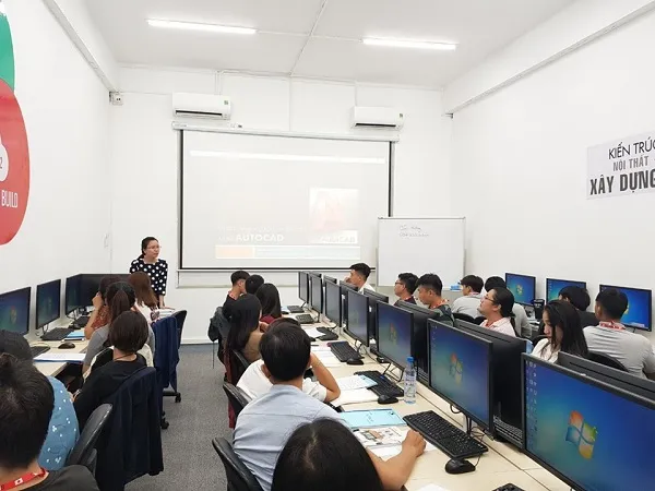 Đội ngũ giảng viên giàu kinh nghiệm từ CBS Vietnam hướng dẫn khóa học AutoCAD chuyên sâu.
