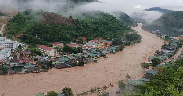 Đội ngũ thi công ống địa kỹ thuật chuẩn bị ứng phó thời tiết xấu
