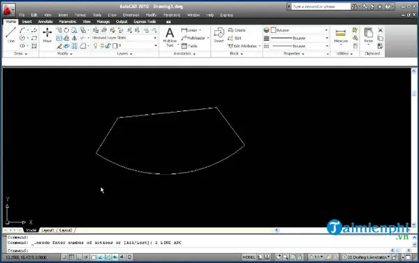Giao diện làm việc chuyên nghiệp của AutoCAD 2010, hiển thị các công cụ thiết kế 2D và 3D hiệu quả