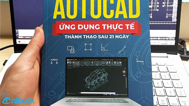 Hình ảnh sách AutoCAD cơ bản từ AntBook, đại diện cho tài liệu học tập chính hãng và chất lượng cao.