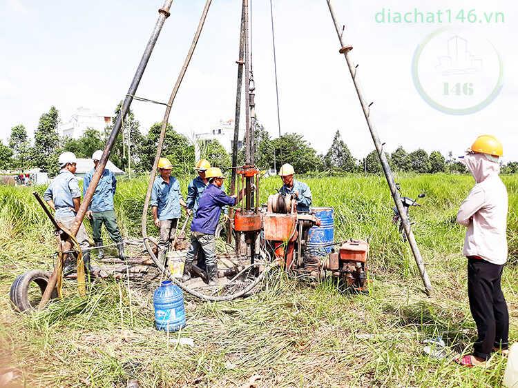 Khoan khảo sát địa chất công trình là bước quan trọng để hiểu rõ tầng đất bên dưới