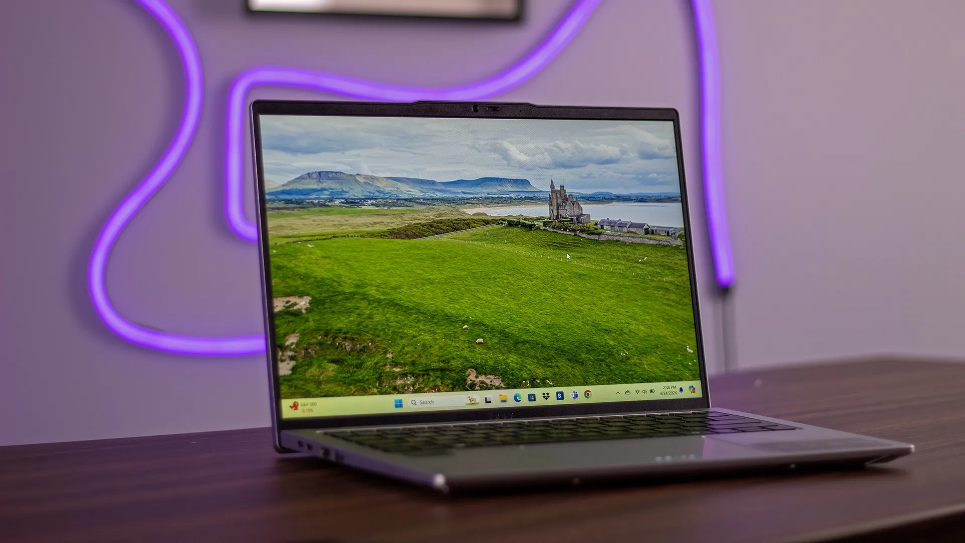 Laptop Acer Swift Go 14 41 R251 R5 7430U màu bạc, màn hình hiển thị bản vẽ kỹ thuật AutoCAD 2D rõ nét, tối ưu cho công việc thiết kế.