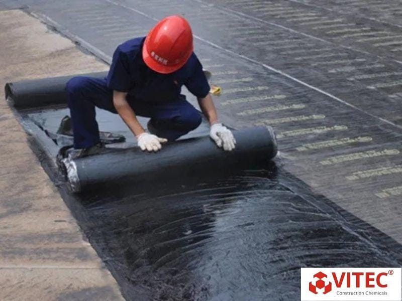 Quy trình thi công màng chống thấm tự dính HDPE nhanh chóng và hiệu quả.