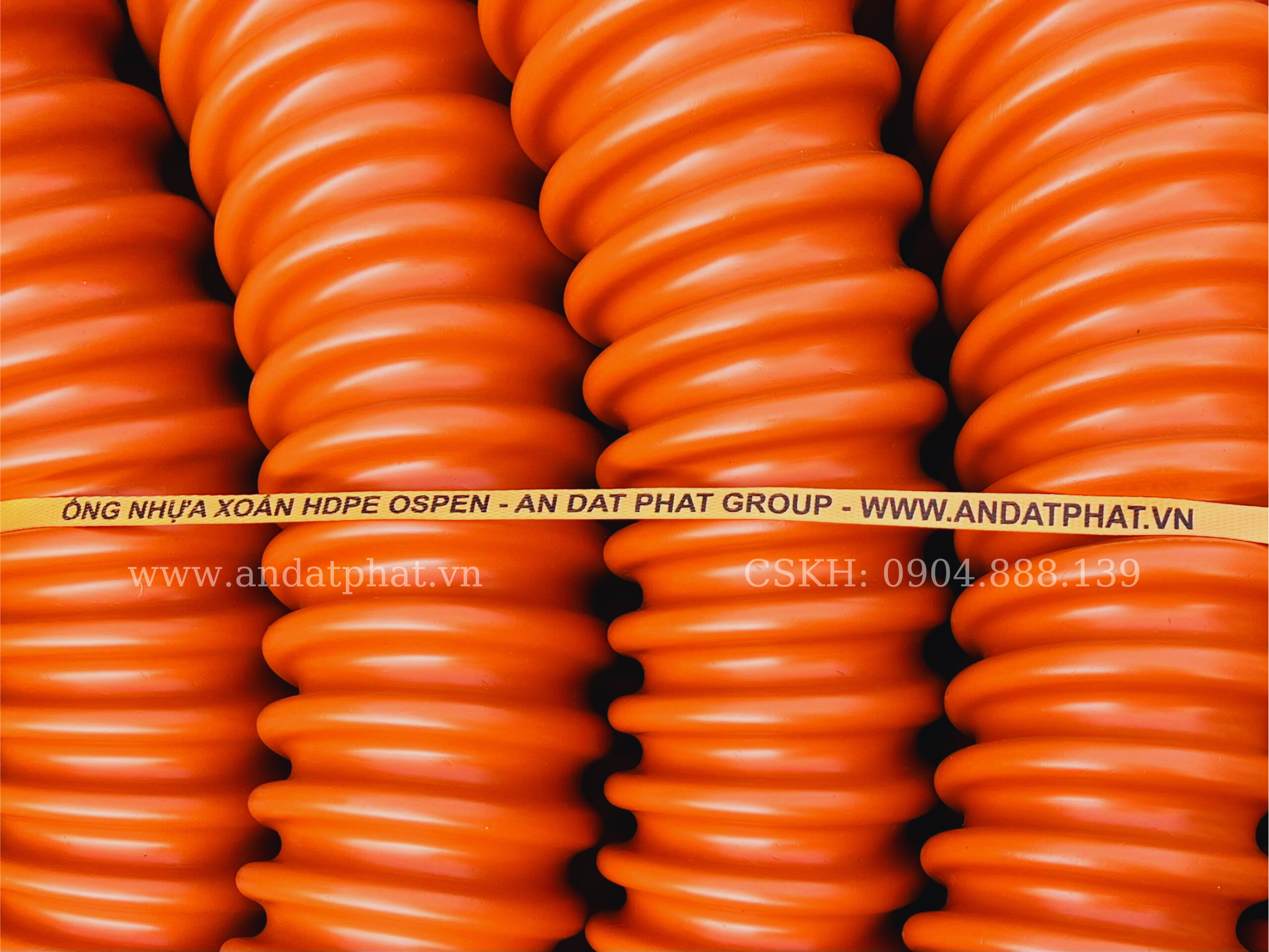 Màng HDPE bọc quanh ống cáp quang ngầm để tăng cường bảo vệ khỏi tác động môi trường và cơ học