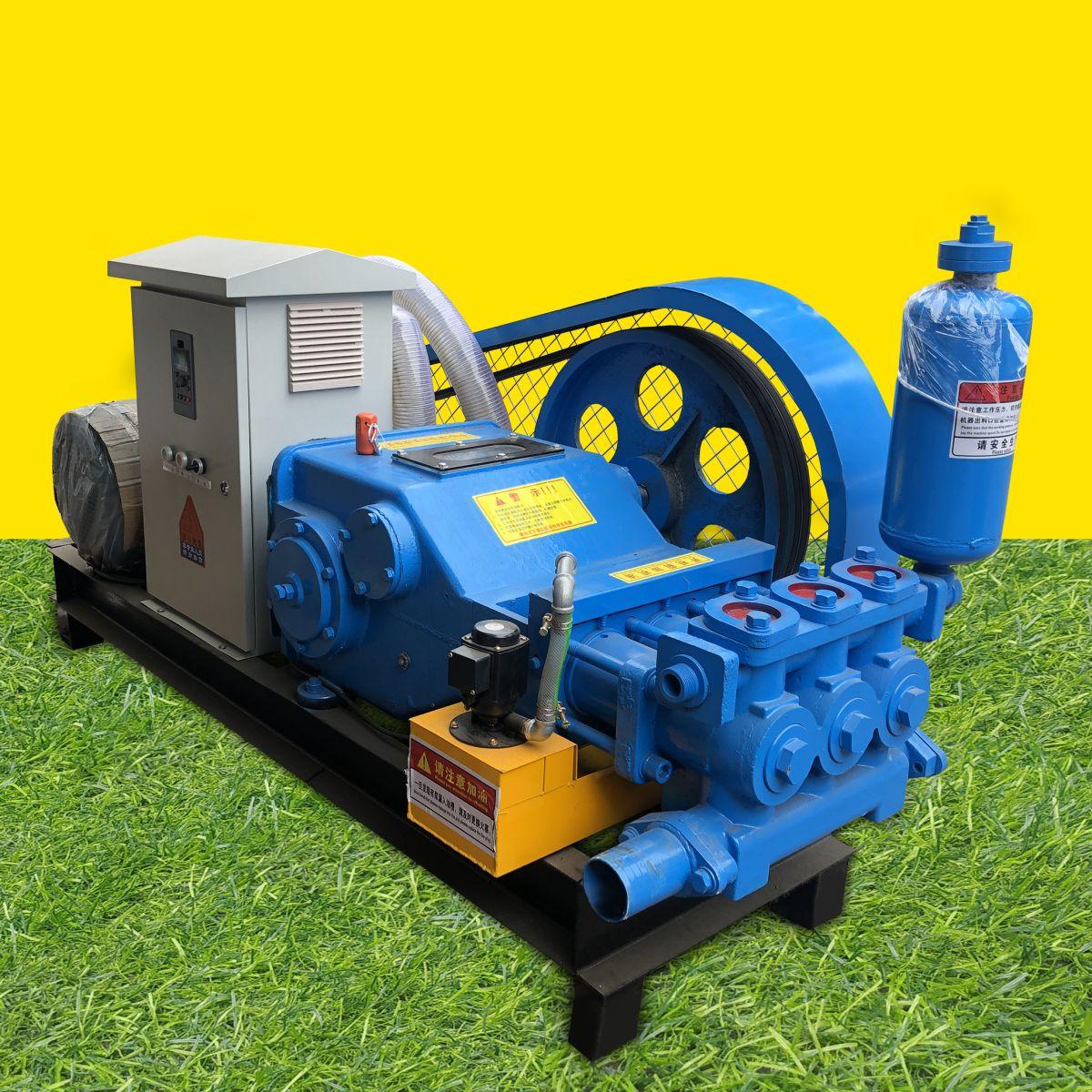 Máy bơm vữa địa kỹ thuật công suất lớn đang hoạt động mạnh mẽ trên công trường