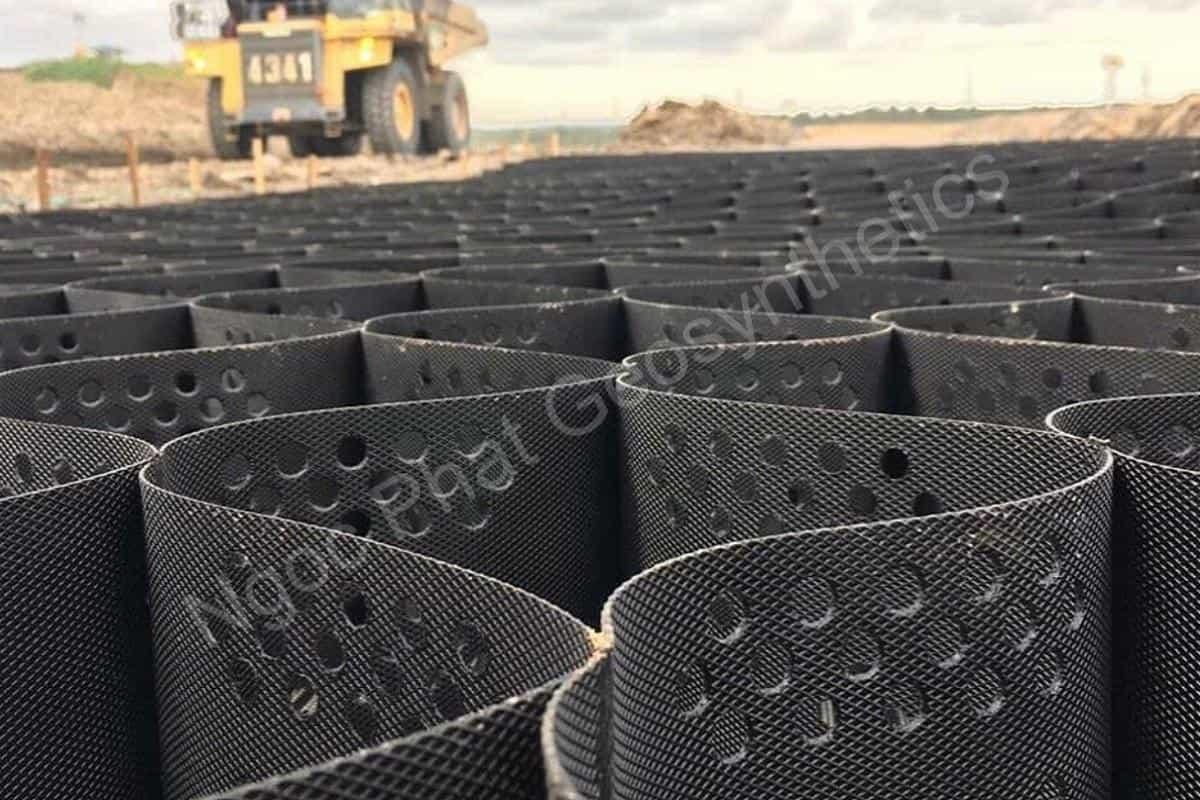 Ô địa kỹ thuật geocell ứng dụng thực tế trong gia cố nền đường cao tốc