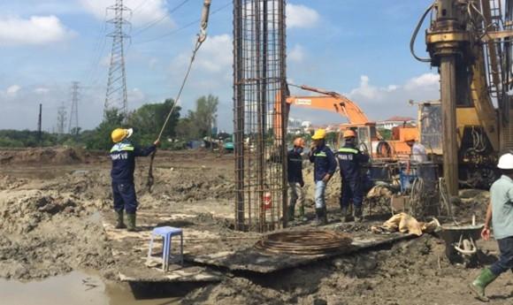 Ống địa kỹ thuật giúp giám sát chặt chẽ mực nước ngầm trong quá trình thi công thử nghiệm để đánh giá ảnh hưởng của công trình