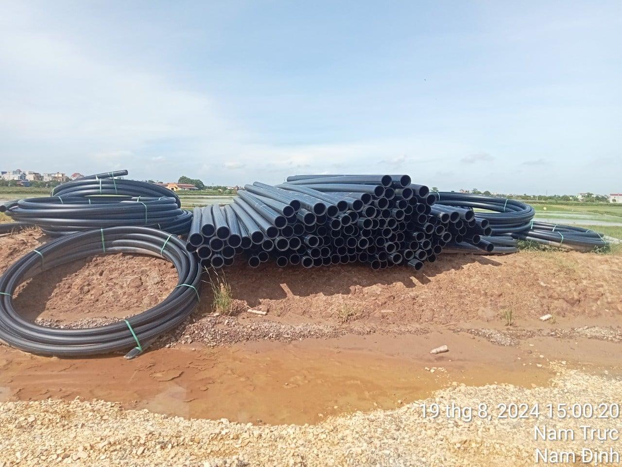 Ống nhựa thoát nước chịu áp lực nén ngang trong quá trình kiểm tra độ ổn định