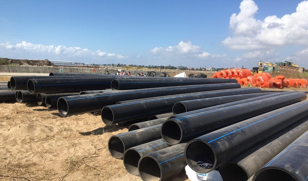 Hệ thống ống thoát nước HDPE cỡ lớn được lắp đặt dưới lòng đất tại một khu đô thị ở Việt Nam, cho thấy ứng dụng của ống địa kỹ thuật chống lão hóa trong hạ tầng đô thị hiện đại