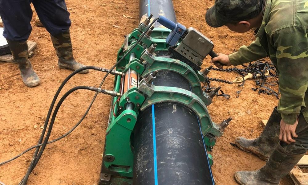 Quy trình ghép nối ống địa kỹ thuật cần tuân thủ các tiêu chuẩn kỹ thuật nghiêm ngặt để đảm bảo độ bền và tuổi thọ của công trình