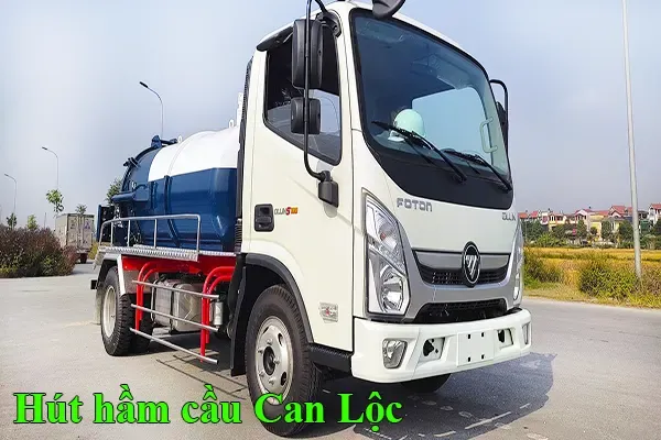 Dấu hiệu nhận biết bể biogas bị tắc nghẽn do tích tụ chất thải rắn hoặc không phù hợp, gây cản trở dòng chảy và hoạt động của vi sinh vật phân hủy