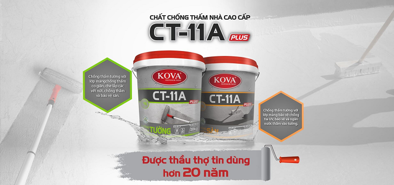 Thi công lớp chống thấm Kova CT11A thứ hai trên sàn bê tông