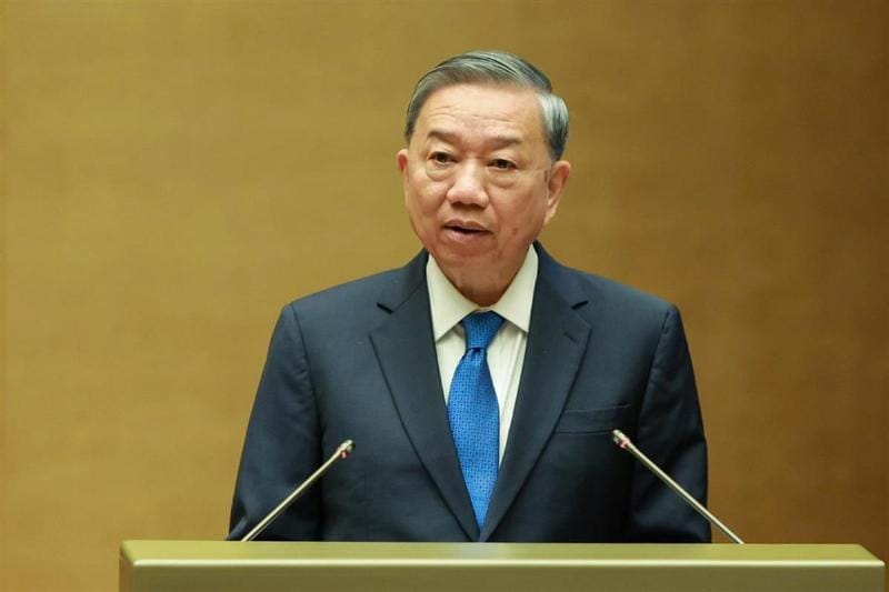 Minh họa ứng dụng địa kỹ thuật xây dựng trong các dự án cầu lớn tại Việt Nam, thể hiện các trụ cầu vững chắc trên nền đất phức tạp