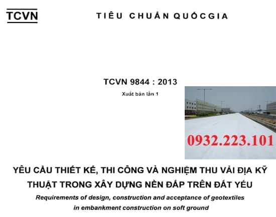 Minh họa lớp vải địa kỹ thuật ART 28 được trải trên nền đường trước khi đổ đá dăm, thể hiện vai trò phân cách và gia cường