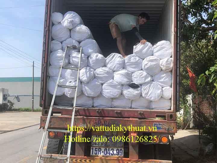 Vai địa kỹ thuật gia cường cho nền móng đường cao tốc, tăng cường khả năng chịu lực và phân tán tải trọng, đảm bảo tuổi thọ công trình bền vững