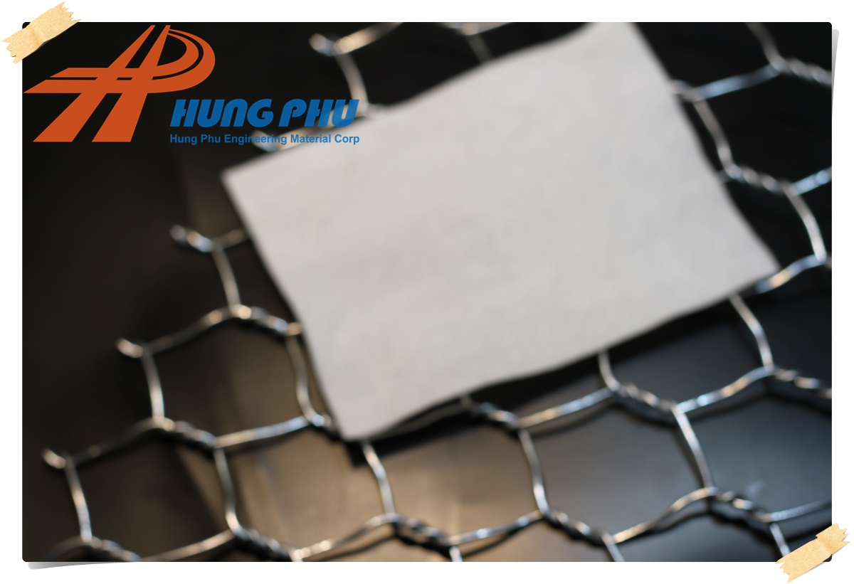 Vải địa kỹ thuật dệt giúp gia cố nền đất yếu, tăng khả năng chịu tải cho công trình xây dựng