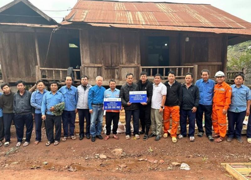 Ứng dụng vải địa kỹ thuật gia cường 200/50 trong việc gia cố mái đê biển vững chắc