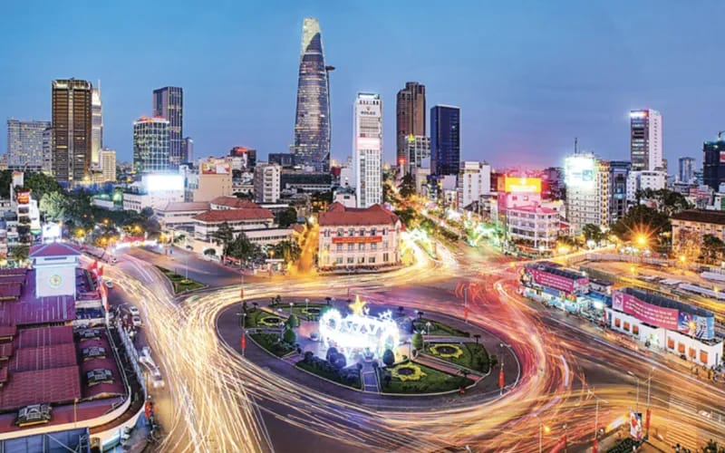 Vị trí quan trọng của địa kỹ thuật trong quy hoạch và xây dựng hạ tầng đô thị hiện đại, bao gồm nền móng, hệ thống giao thông và công trình ngầm