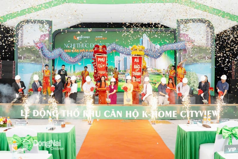 Công nhân làm việc trên công trường xây dựng cao tốc Biên Hòa Vũng Tàu, áp dụng các kỹ thuật địa kỹ thuật hiện đại