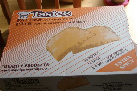 Bánh thịt kiểu Jamaica, một món ăn truyền thống