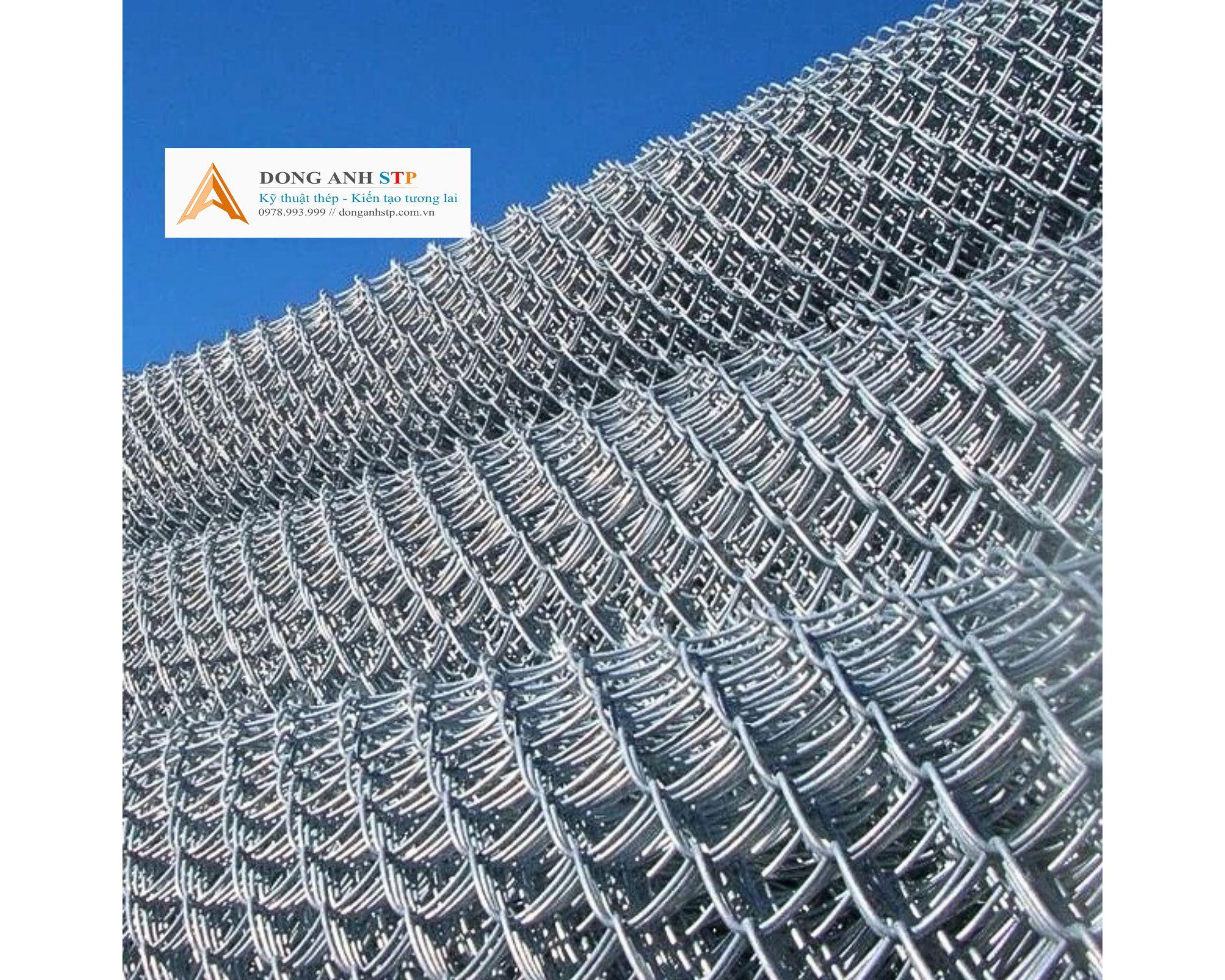 Bảng so sánh ưu nhược điểm và ứng dụng của rọ đá mạ kẽm và rọ đá bọc nhựa, giúp đưa ra quyết định phù hợp cho các dự án tại Hà Nội và các tỉnh lân cận.