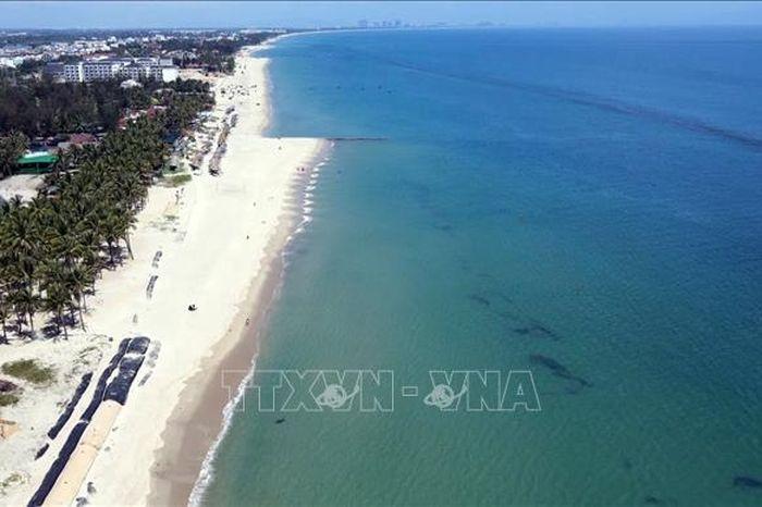 Hình ảnh cận cảnh tình trạng sạt lở nghiêm trọng tại bờ biển Cửa Đại Hội An trước khi có các giải pháp kè biển can thiệp