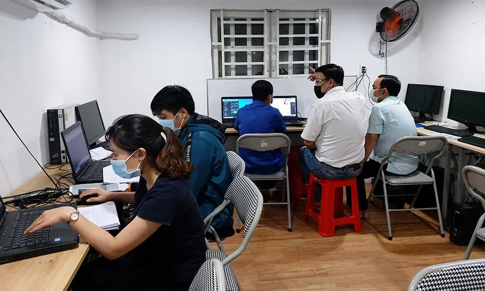 Học viên thực hành vẽ kỹ thuật trên phần mềm Autocad