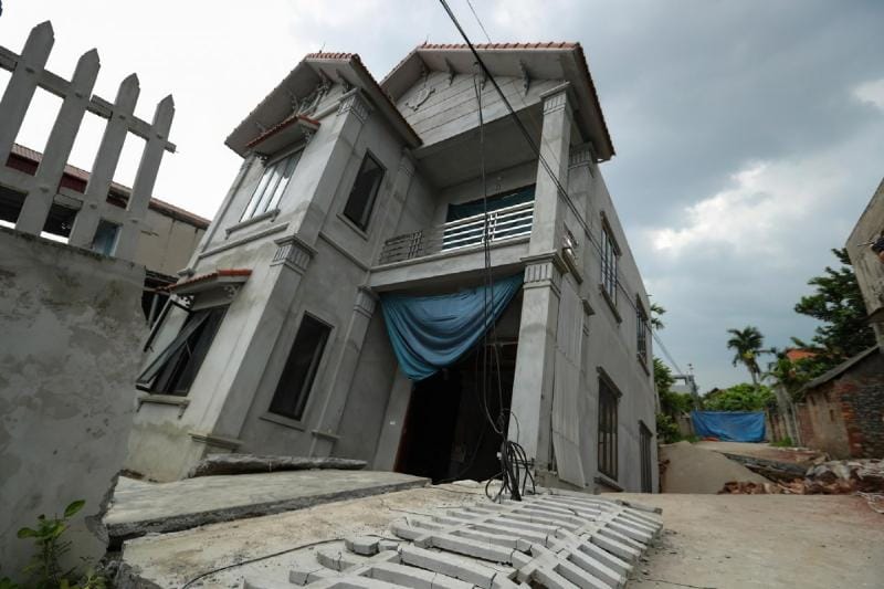 Thiết bị khảo sát địa chất công trình tại công trường, chuẩn bị xử lý kịp thời các dấu hiệu ảnh hưởng ổn định công trình