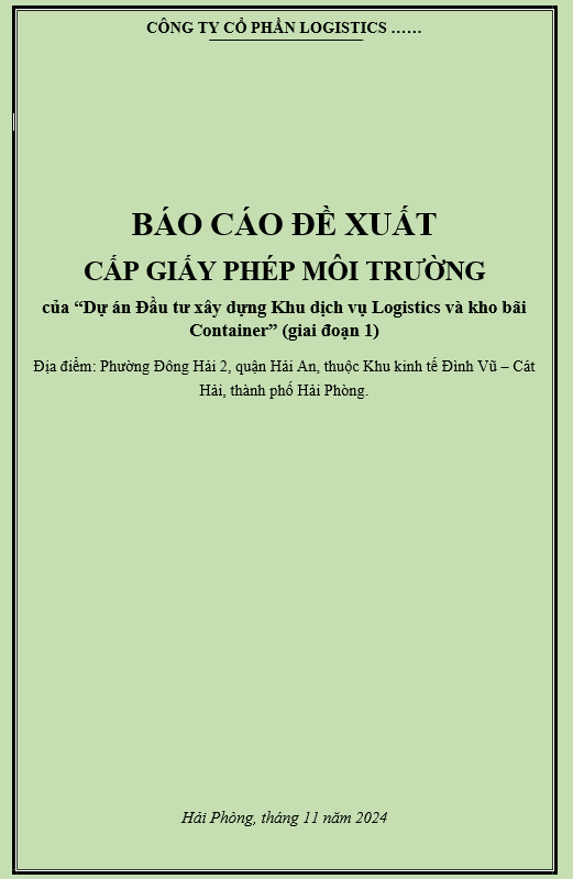 Một nhà kho lớn chứa hàng nghìn túi vải trồng cây màu đen được xếp chồng lên nhau trên các pallet, sẵn sàng cho việc phân phối đến các công trình xây dựng