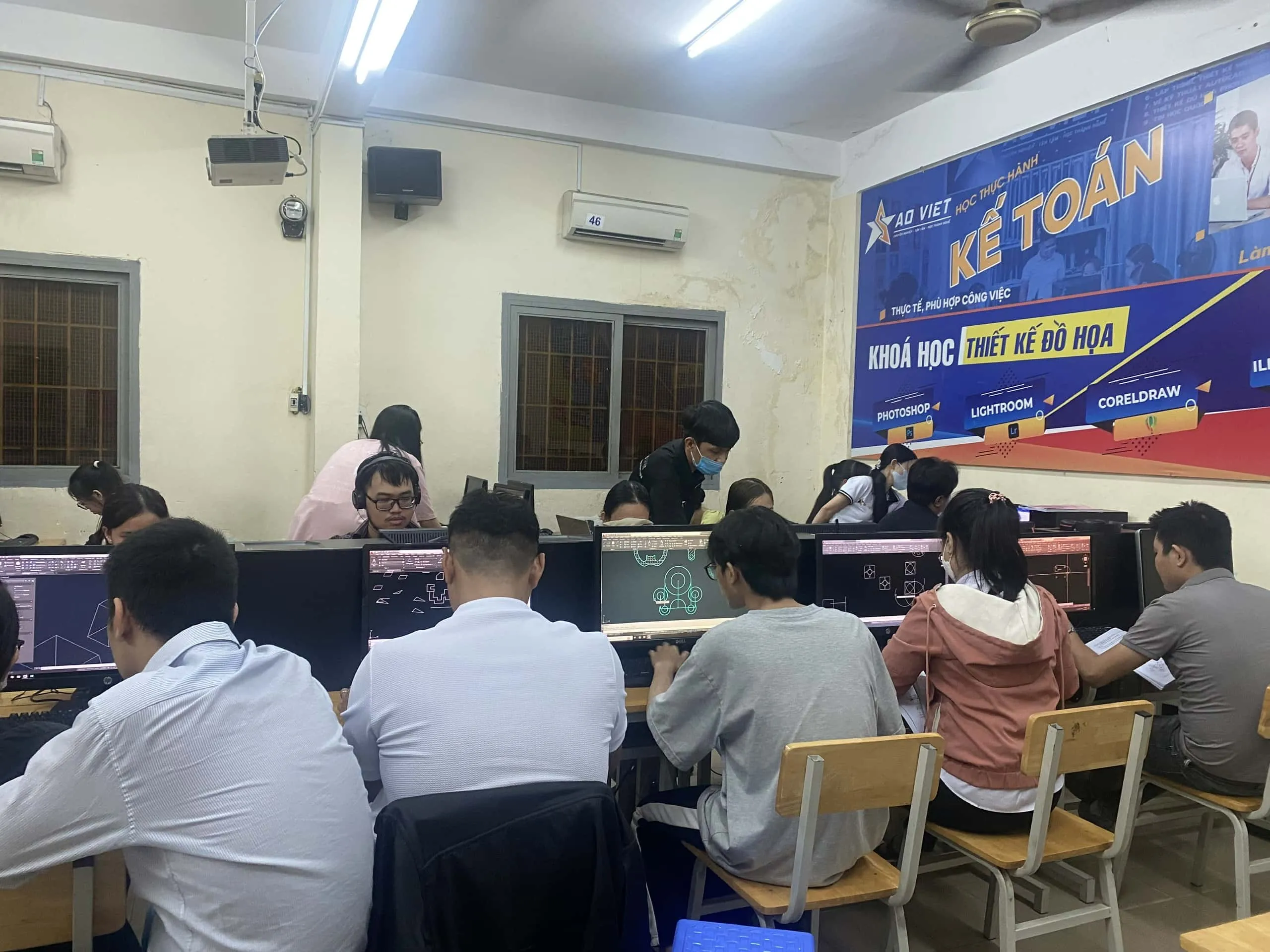 Không gian học tập tại Trung tâm Tin học Sao Việt