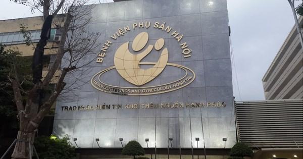 Khu vực lưu giữ chất thải y tế tập trung tại một bệnh viện, được xây dựng theo tiêu chuẩn của thông tư 58, có phân chia khu vực rõ ràng và biển báo an toàn