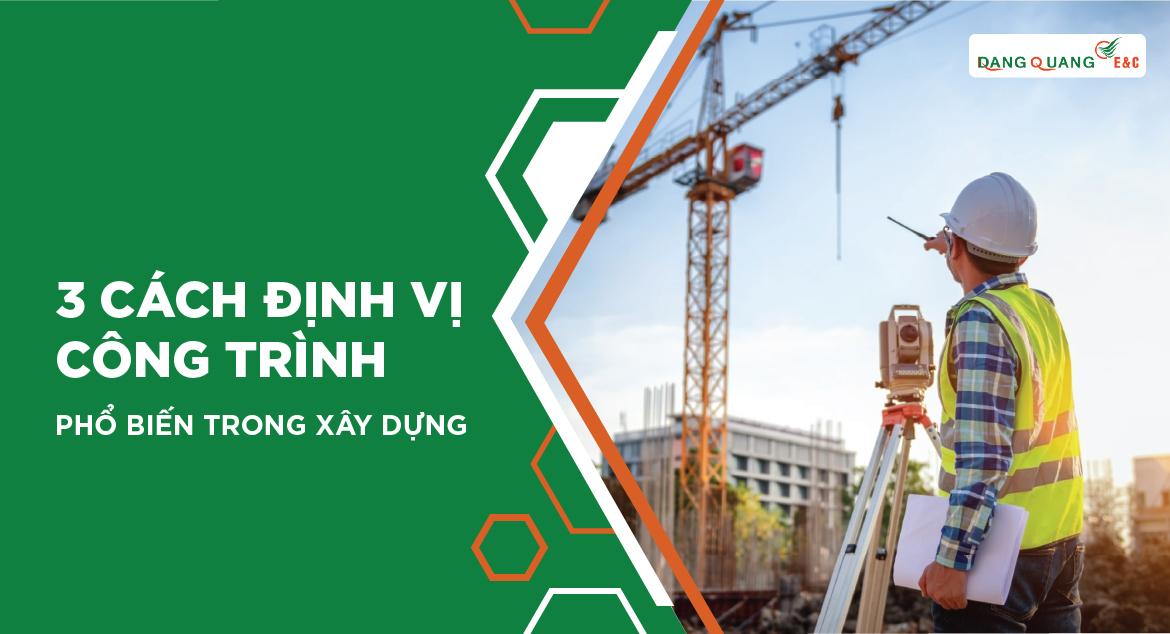 Kỹ sư địa kỹ thuật đang sử dụng máy đo đạc toàn đạc điện tử để kiểm tra và định vị chính xác vị trí cọc móng tại một công trường xây dựng ở Việt Nam.