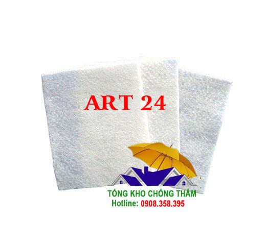 Làm phẳng bề mặt nền trước khi trải vải địa kỹ thuật, loại bỏ các vật thể sắc nhọn gây hư hại