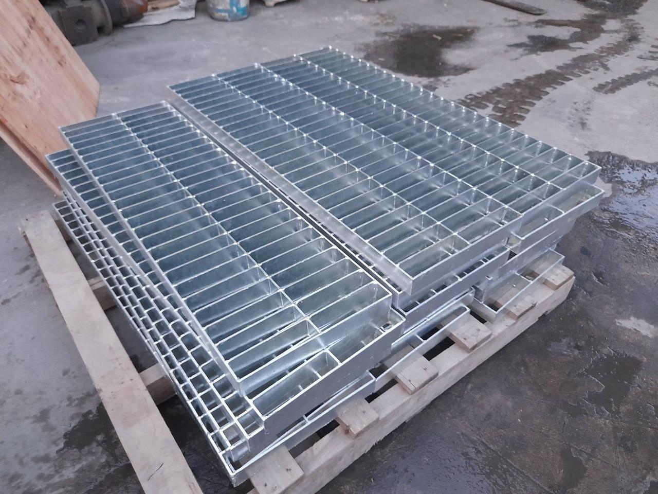 Chi tiết mắt lưới thép mạ kẽm nhúng nóng, cho thấy độ bền và khả năng chống ăn mòn tuyệt vời, rất phù hợp cho các công trình tại Gia Lai và các tỉnh Tây Nguyên.