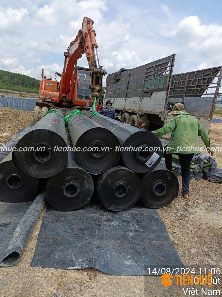 Màng HDPE được thi công bảo vệ cho hệ thống cống ngầm hiện có