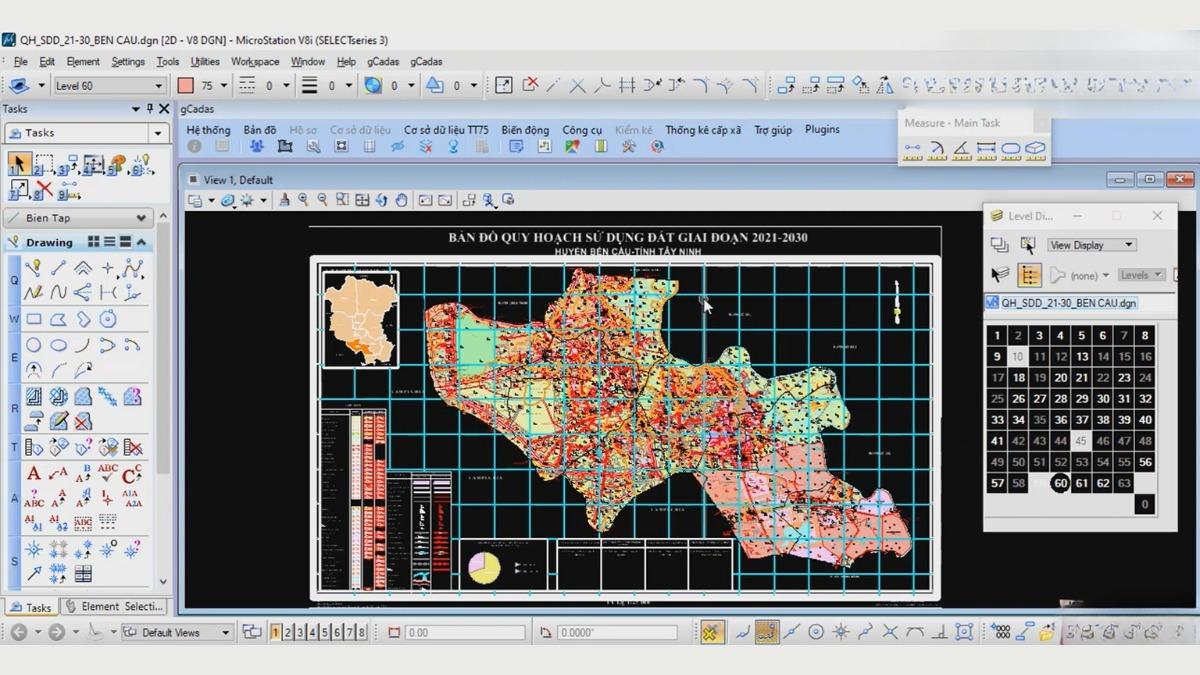 Màn hình máy tính hiển thị một mô hình 3D phức tạp về phân tích địa kỹ thuật cho một dự án xây dựng công nghiệp, thể hiện sự ứng dụng công nghệ hiện đại