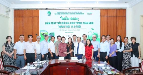 Sơ đồ mô hình kinh tế tuần hoàn: chất thải từ trang trại chăn nuôi được đưa vào hầm biogas HDPE, tạo ra khí gas cho sinh hoạt và điện năng, và phân bón hữu cơ cho cây trồng