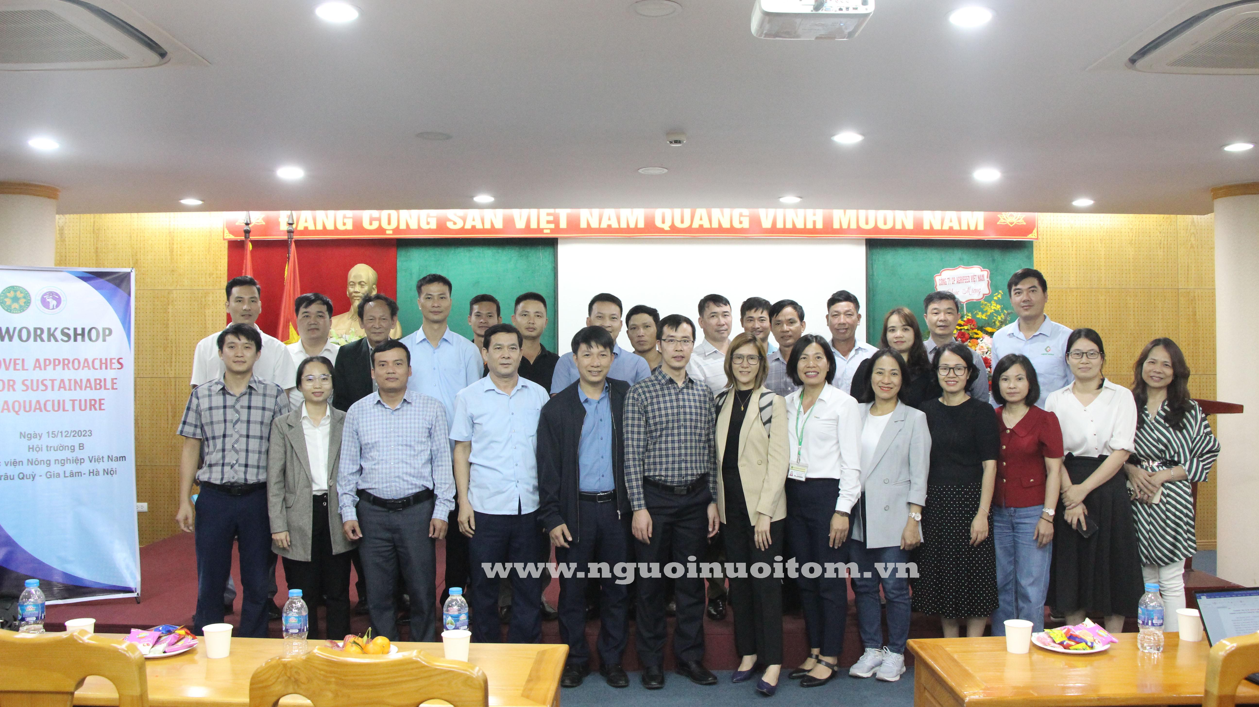 Mô hình nuôi cá trong ao lót bạt HDPE thể hiện một trong những hướng đi khi tìm hiểu học nuôi trồng thủy sản ra làm gì, giúp kiểm soát môi trường và tăng năng suất