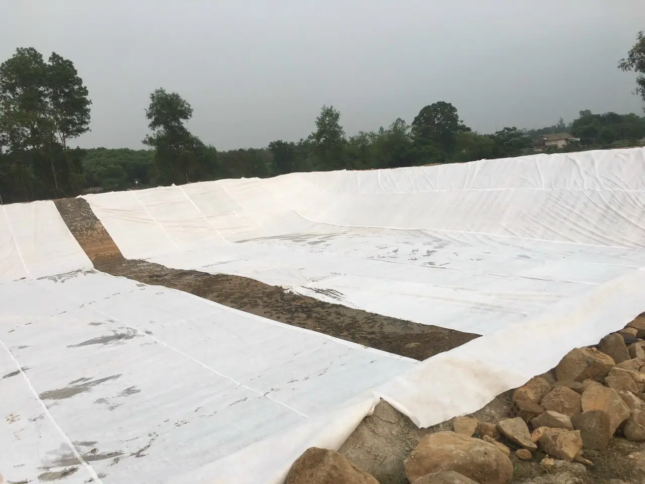 Vải địa kỹ thuật ART20 - Ứng dụng đa dạng và hiệu quả chống lún nền đất yếu
