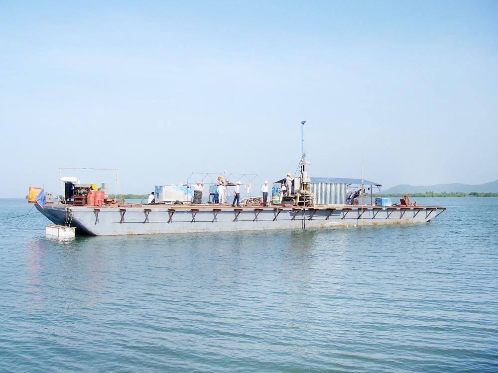 Cận cảnh quá trình xử lý nền móng đập thủy điện bằng phương pháp khoan phụt xi măng, một giải pháp địa kỹ thuật quan trọng tại Thủy điện Sông Ba Hạ.